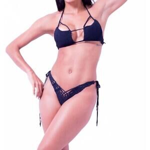 NEW CHARMOSA macrame bikini in black